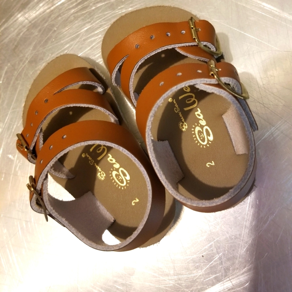 Adorable brown Salt Water Sandals by Hoy like new